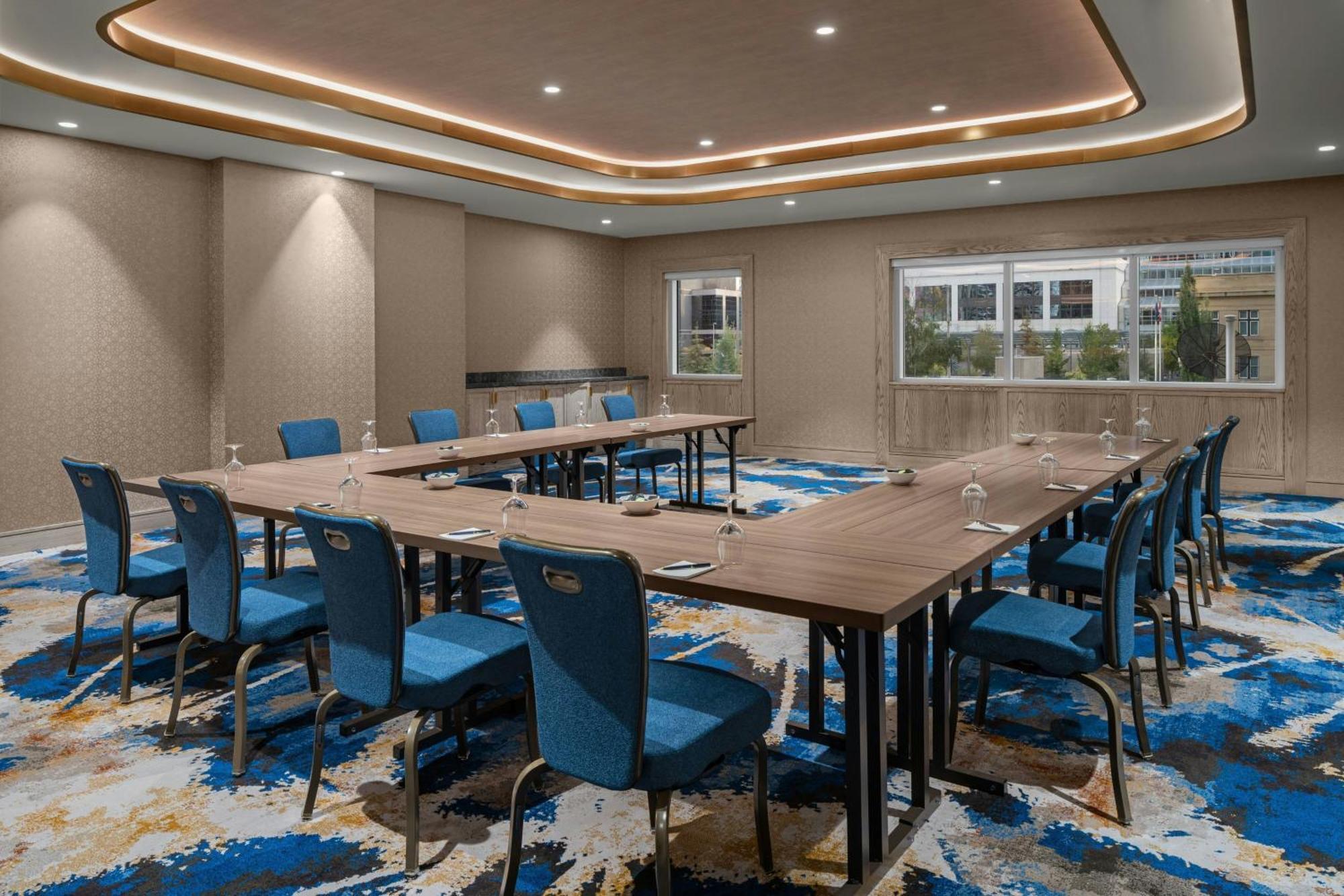 The Dorian, Autograph Collection Hotel YYC Екстериор снимка