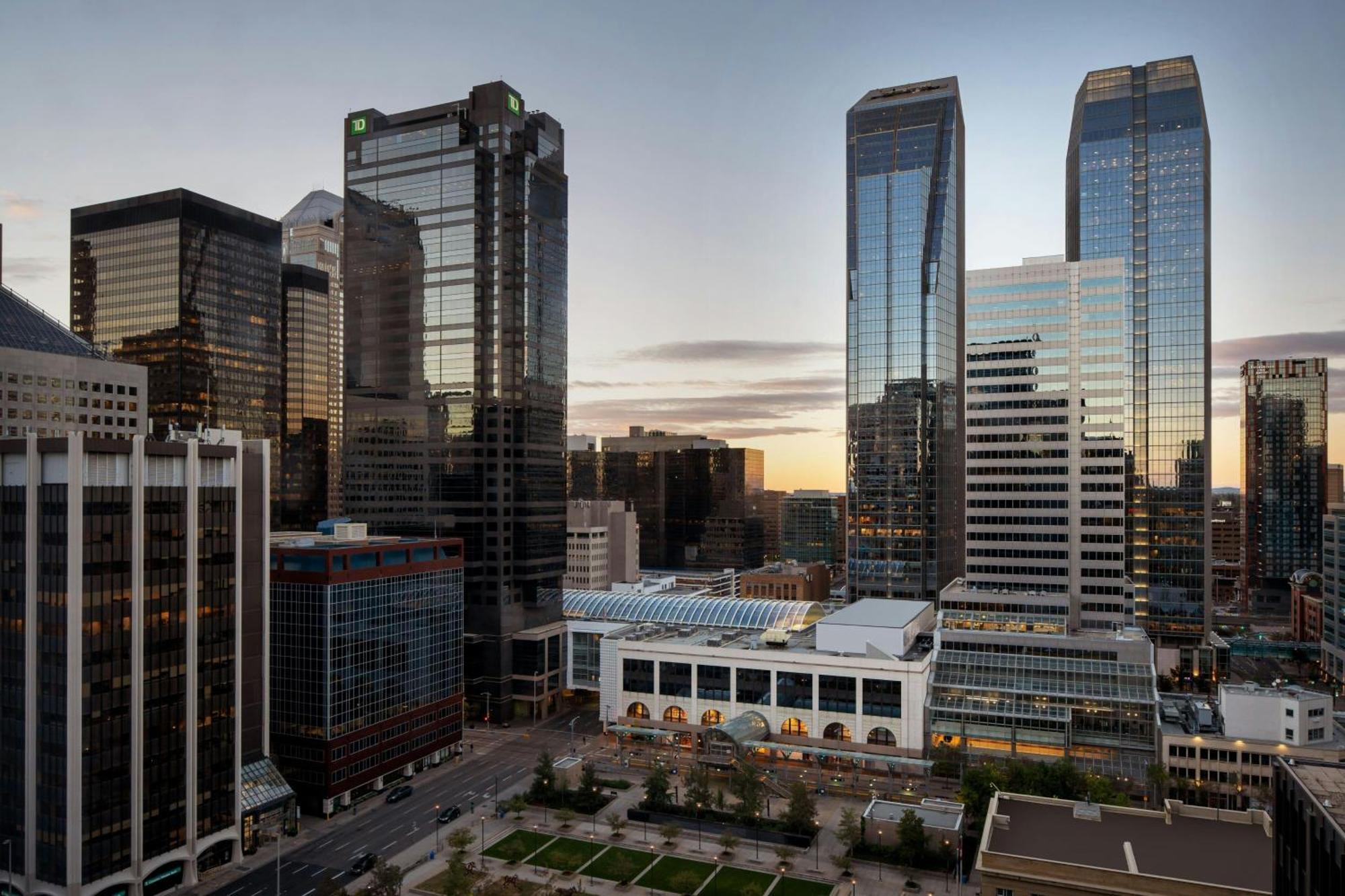 The Dorian, Autograph Collection Hotel YYC Екстериор снимка