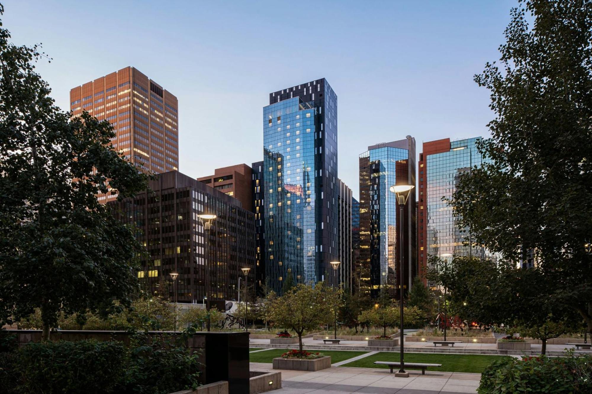 The Dorian, Autograph Collection Hotel YYC Екстериор снимка